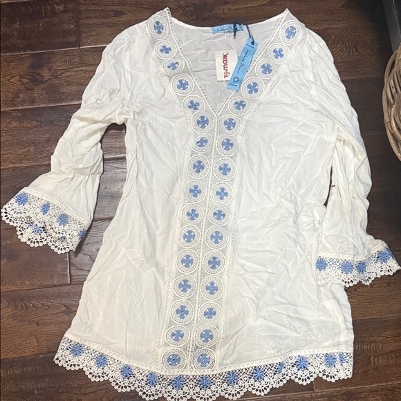 Solitaire Swim Other - White and Blue Embroidered Coverup